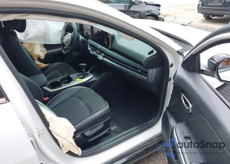 2025 Kia K4 Gt-Line from USA, damaged, VIN 3KPFW4DEXSE044958